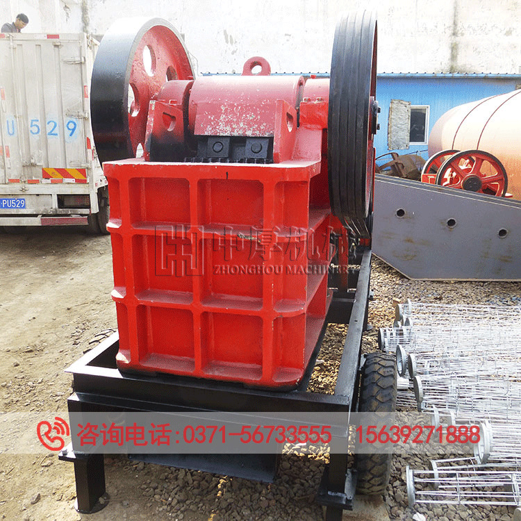 柴油机带动鄂式破碎机