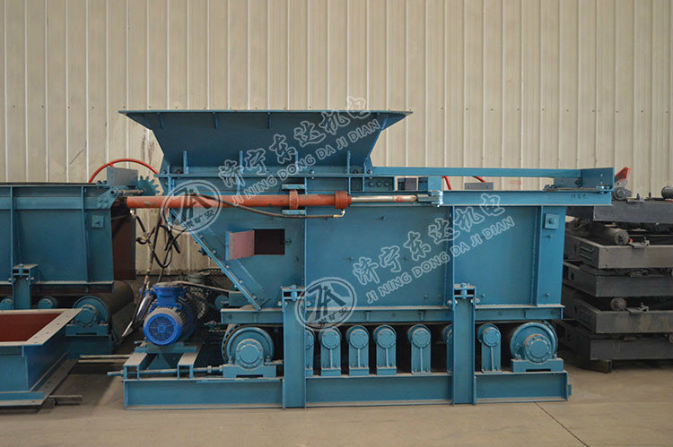 液压带式给煤机1