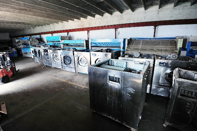 出售二手UCC干洗机，烘干机，水洗机等全套