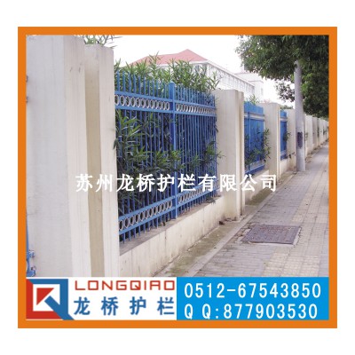 江阴工厂隔离栅 江阴厂区围墙栏杆 订制免焊接锌钢护栏