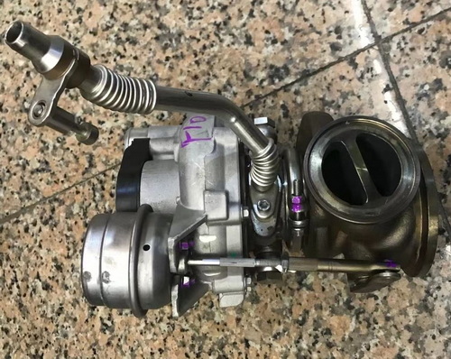 宝马F10右涡轮增压器 油底壳 机油泵 机脚胶