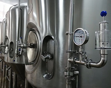 年产2500吨小型精酿啤酒厂定做设备选购建议