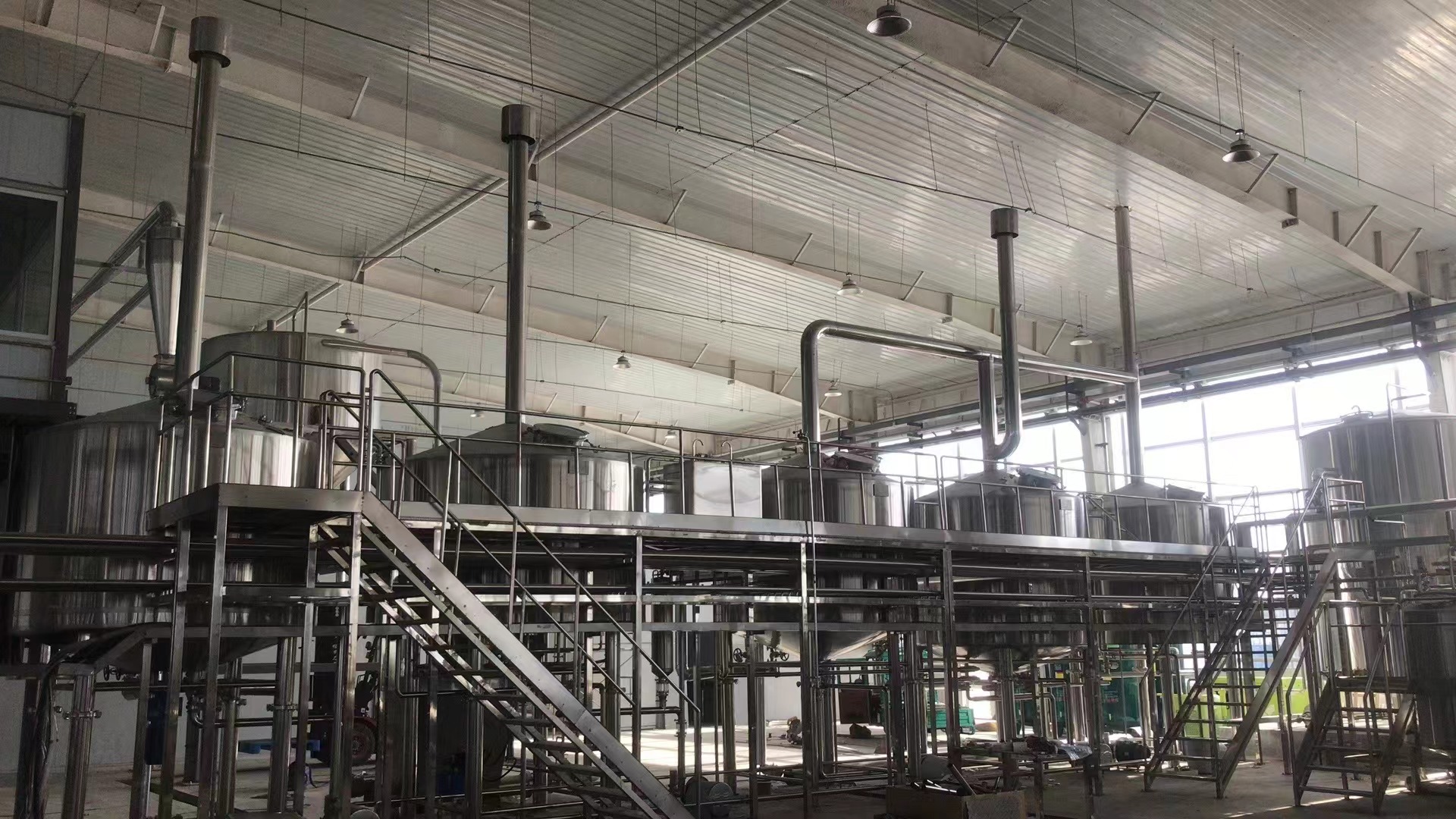 精酿啤酒厂日产量5000升啤酒设备大型啤酒厂设备定制厂家