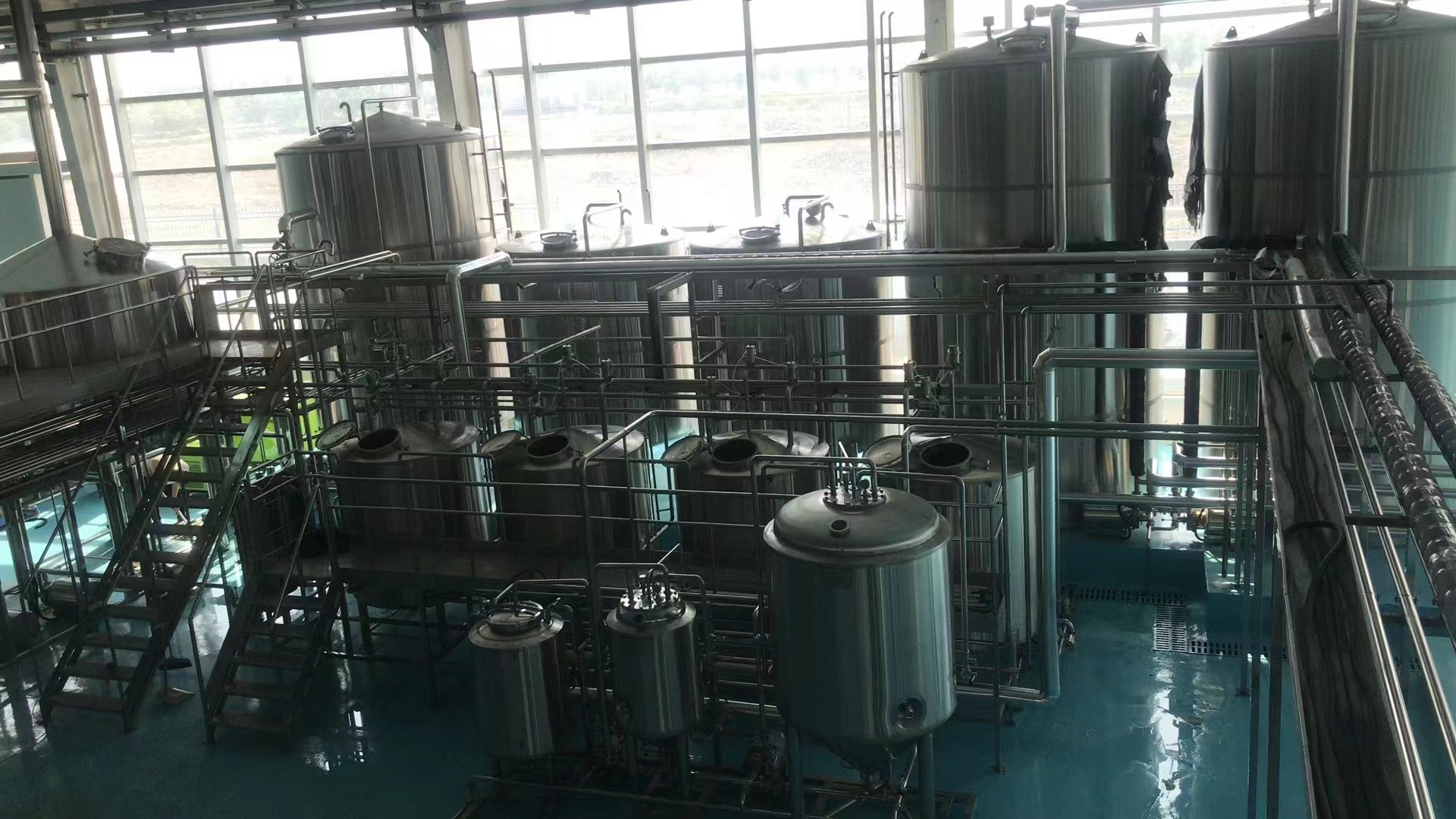 国内目前z好的精酿啤酒设备-生产精酿啤酒的设备厂家？
