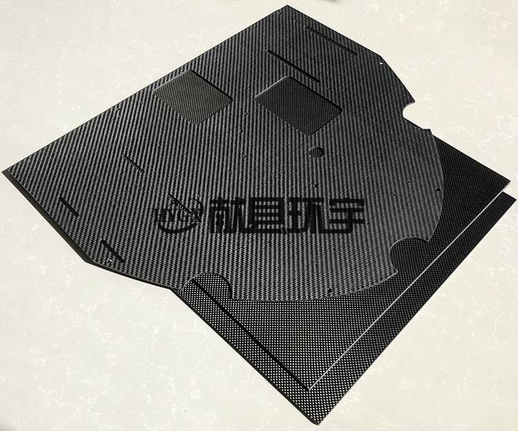 U形异形碳纤维板切割定制加工碳纤维板材