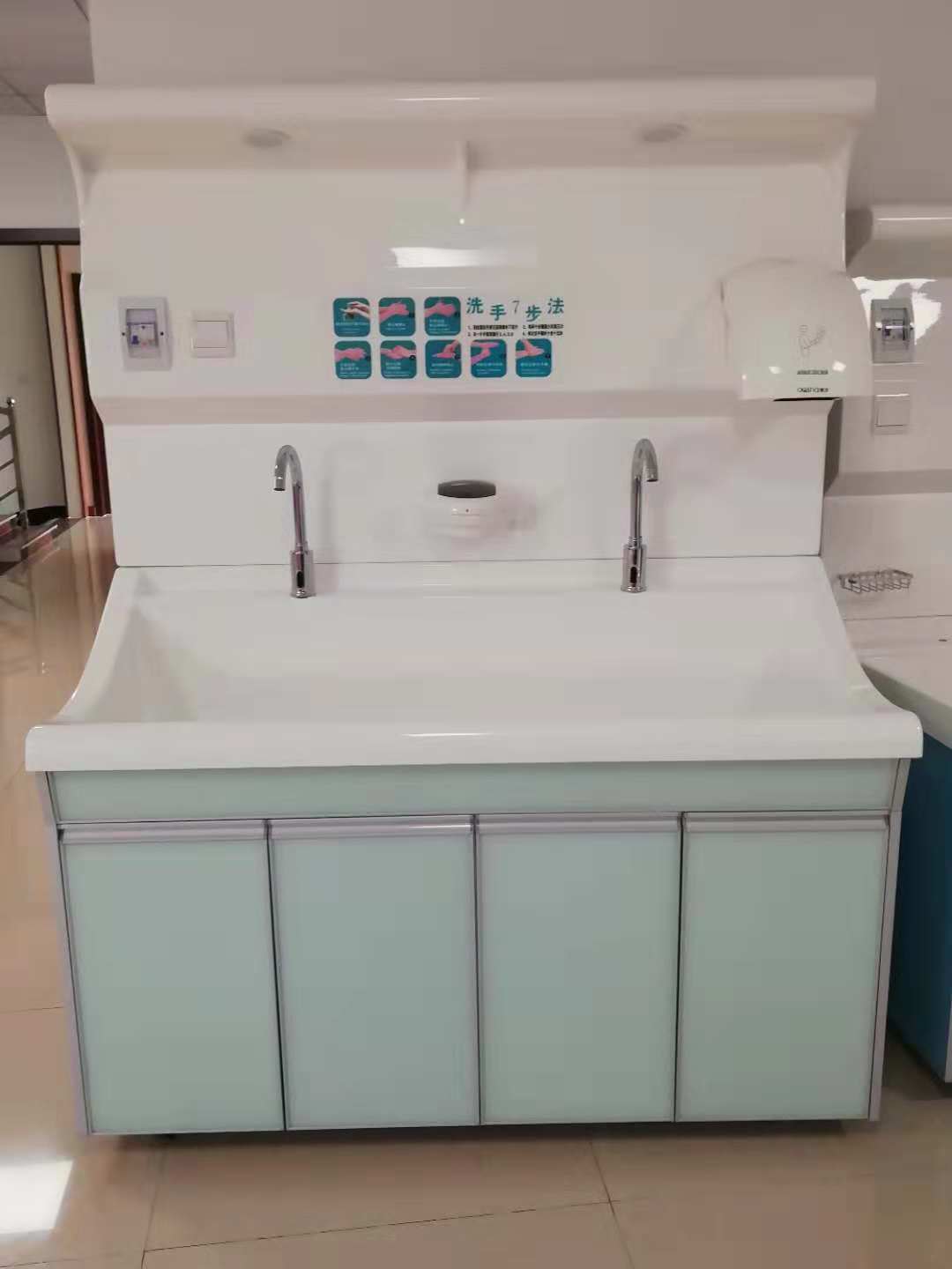 高分子洗手池自动皂液盒 感应式出水满柜设计