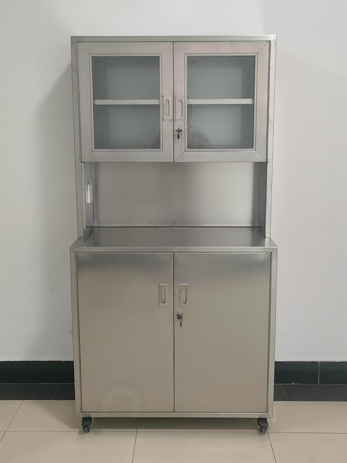 不锈钢四门器械柜