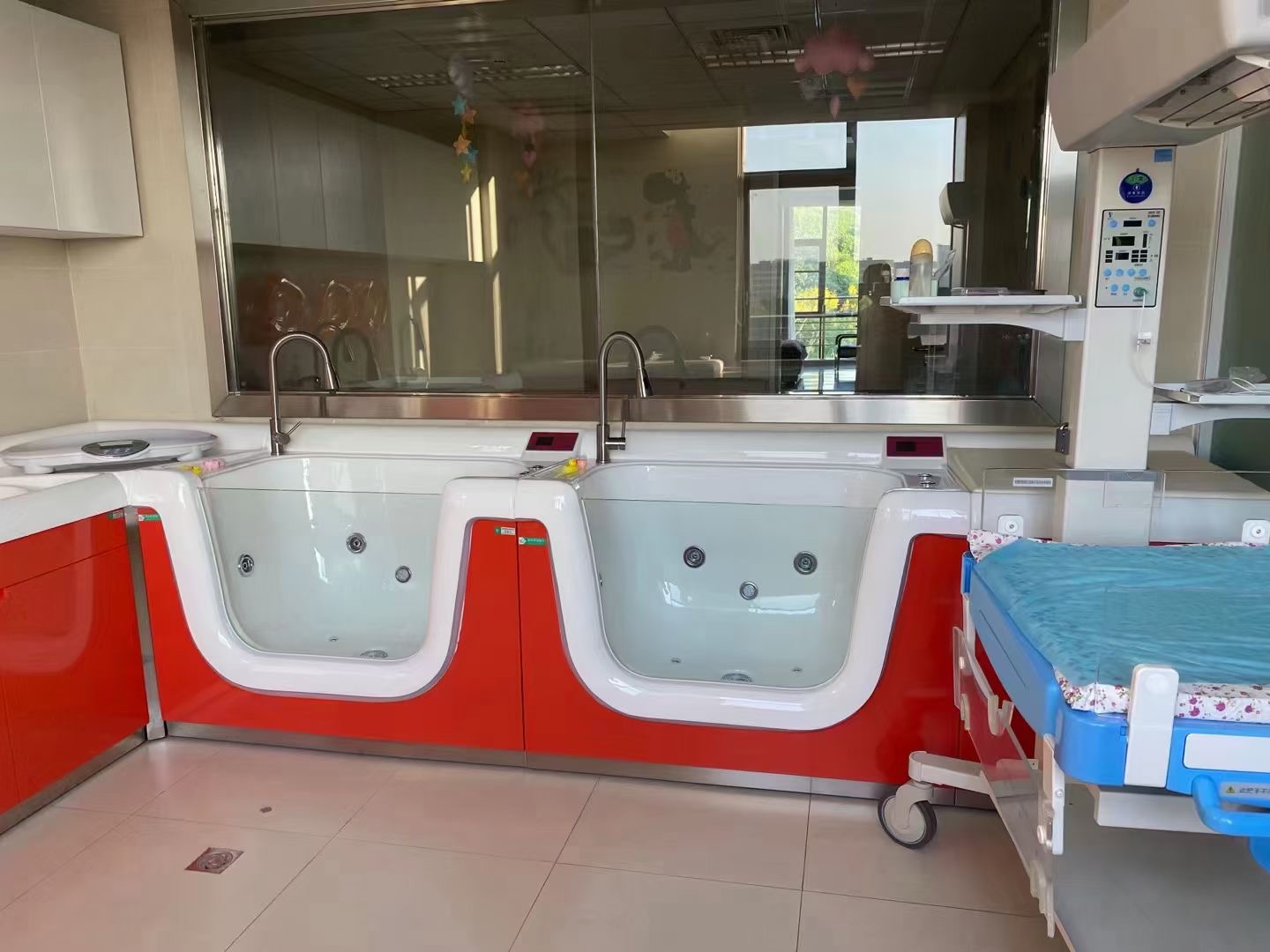 婴儿洗浴设备 新生儿洗澡游泳池 一体式防腐防潮 可定制生产