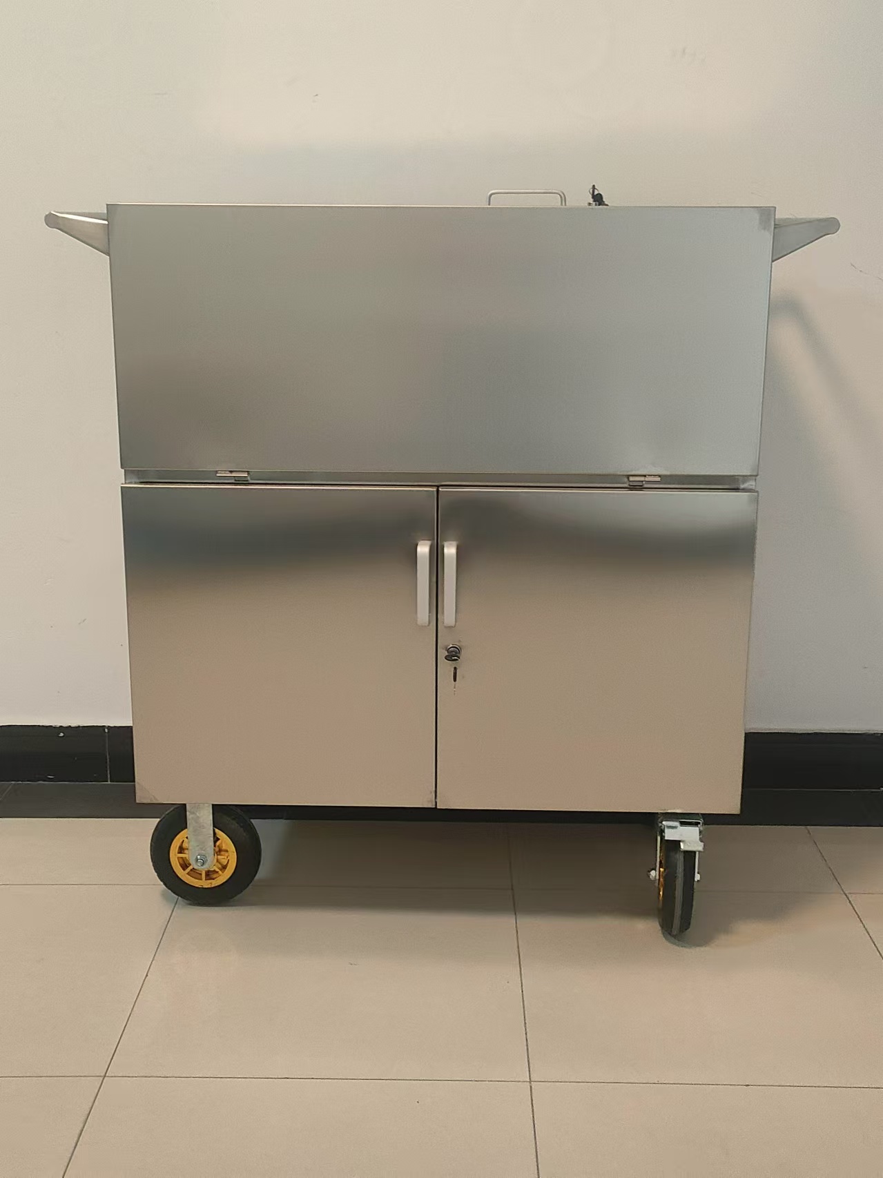 下送车供应室手推车